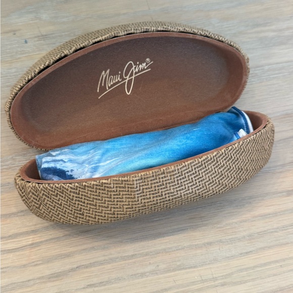 Maui Jim Woven Sunglasses Case with Blue Cloth - Picture 1 of 5